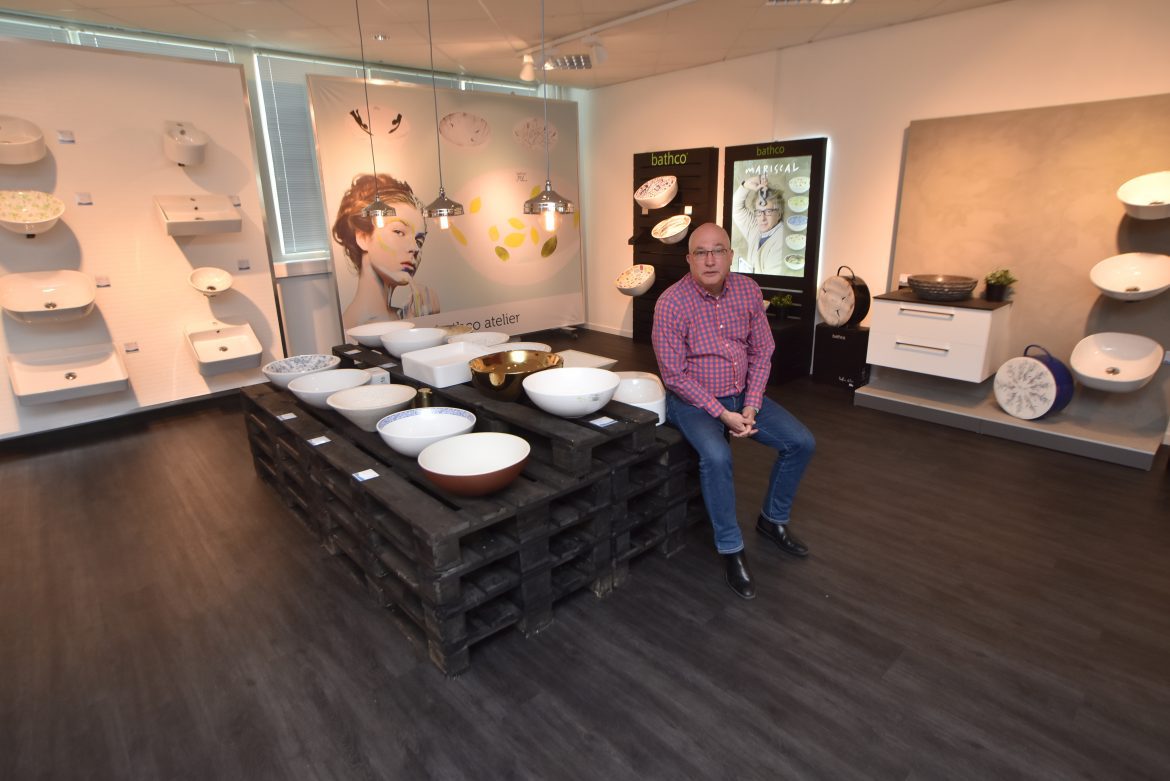 Arne Korsbakken en el showroom de la empresa