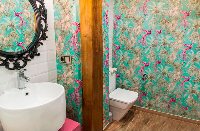 Decorar el baño con papel pintado - Blog Deco&You