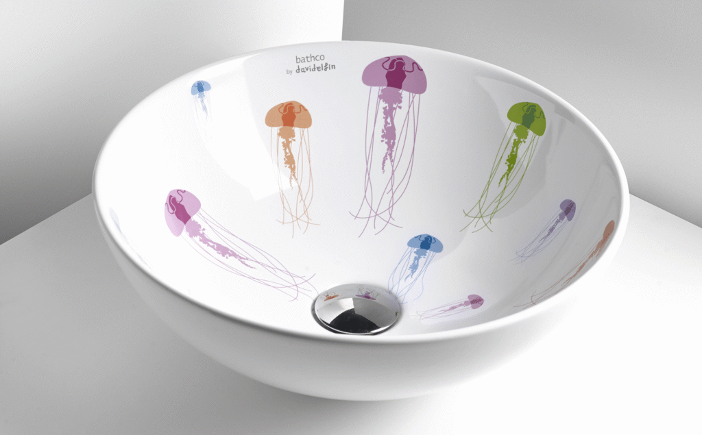 Un toque minimal en el baño by David Delfín