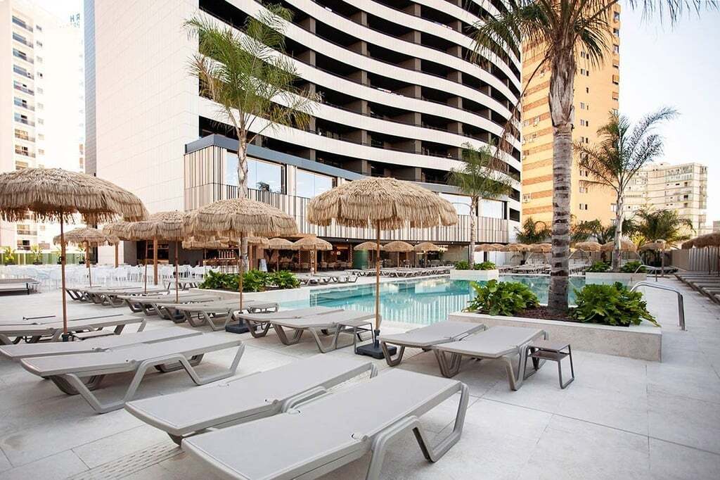 El hotel de la piscina infinita en su rooftop