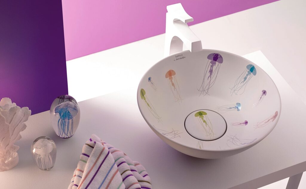 Ultra Violet + Bathco + David Delfín