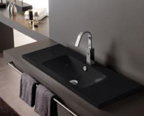 Bathco crea su primer lavabo de porcelana negro brillo, Montevideo