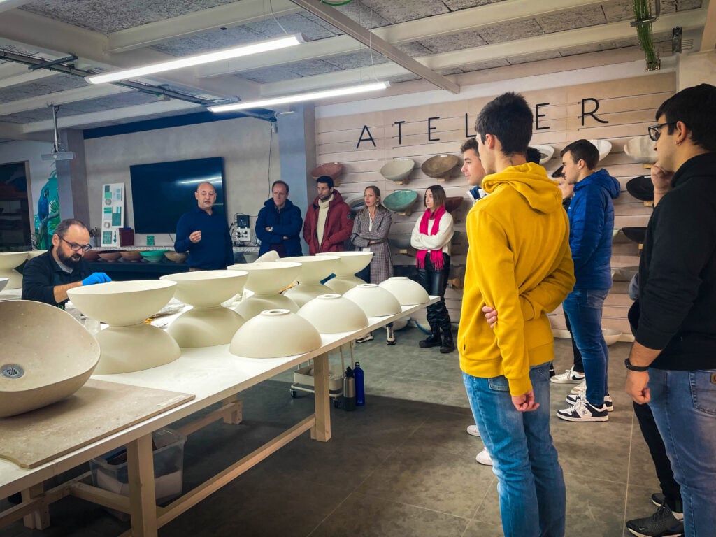 El IES La Granja visita Bathco dentro del programa Start Innova 2023-24