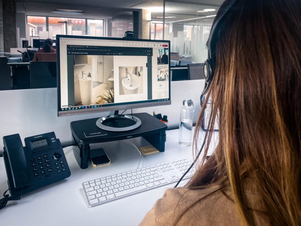 Bathco organiza unas jornadas online para reforzar la venta Contract entre sus clientes