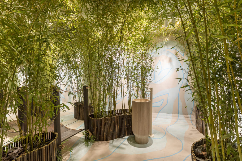 Bathco crea un bosque de bambú para Casa Decor 2025