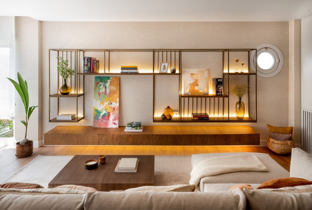 Madera y tonos cálidos en una reforma integral