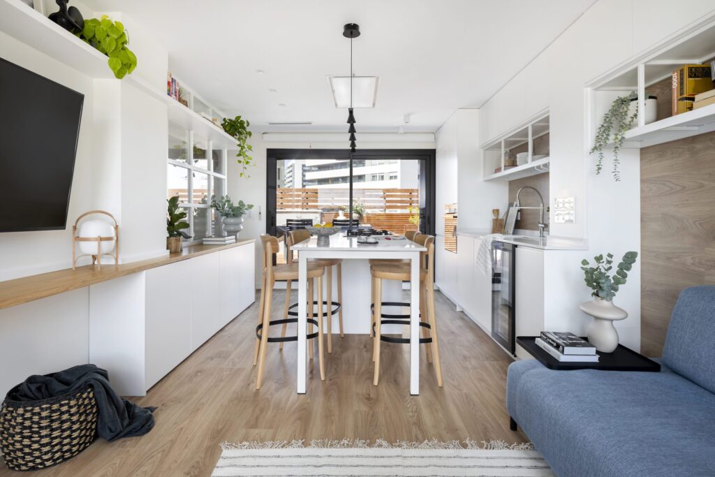 Un ático que fusiona luz, espacio y calidez