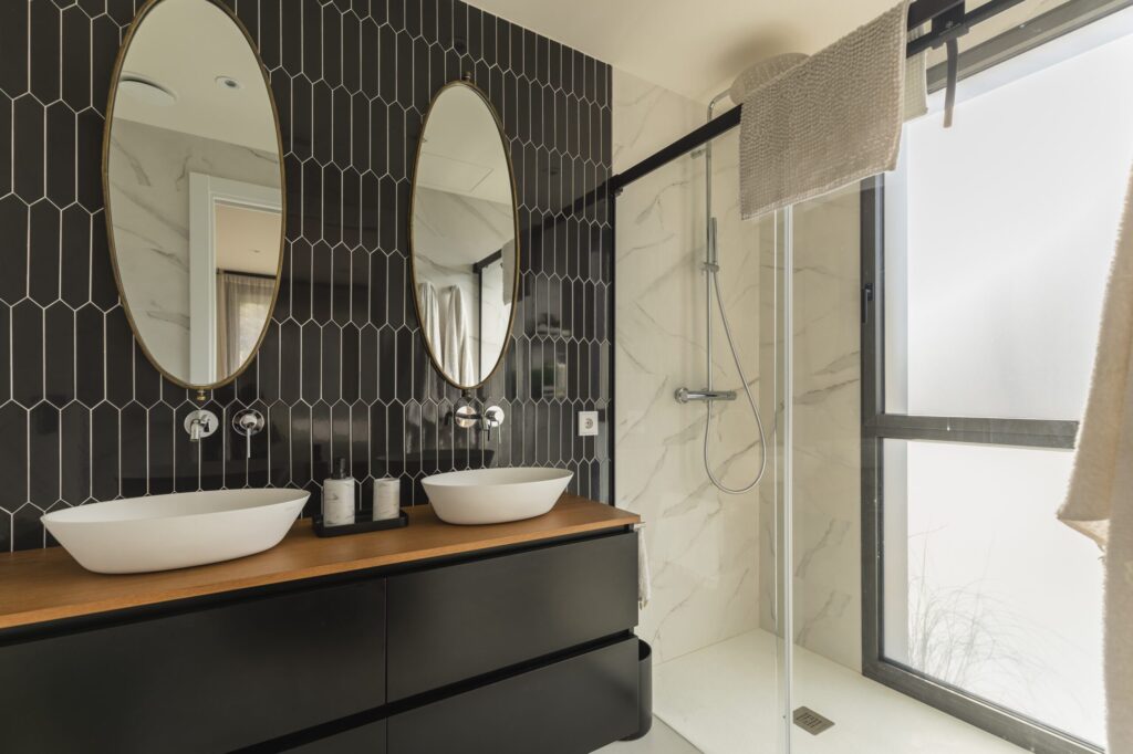 Baño negro: la tendencia más elegante para decorar