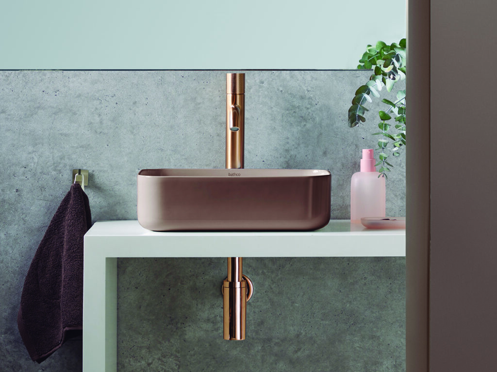 Más formas de incorporar el color al baño