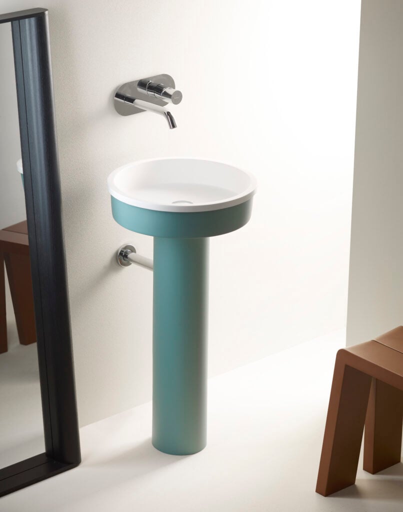 Bathco introduce nuevos acabados en color para sus lavabos en Solid Surface